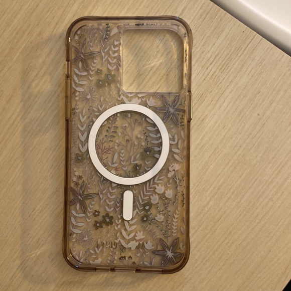 iPhone 14 pro MagSafe case - Picture 2 of 3